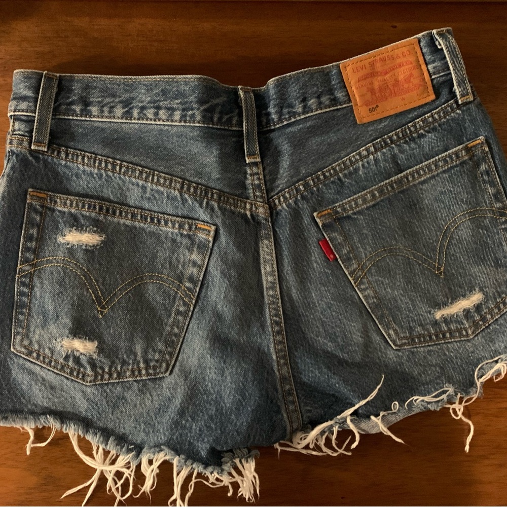Levi’s Shorts - Picture 3 of 4